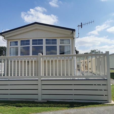 Tranquil 6 Berth Luxury Holiday Home Chichester Extérieur photo