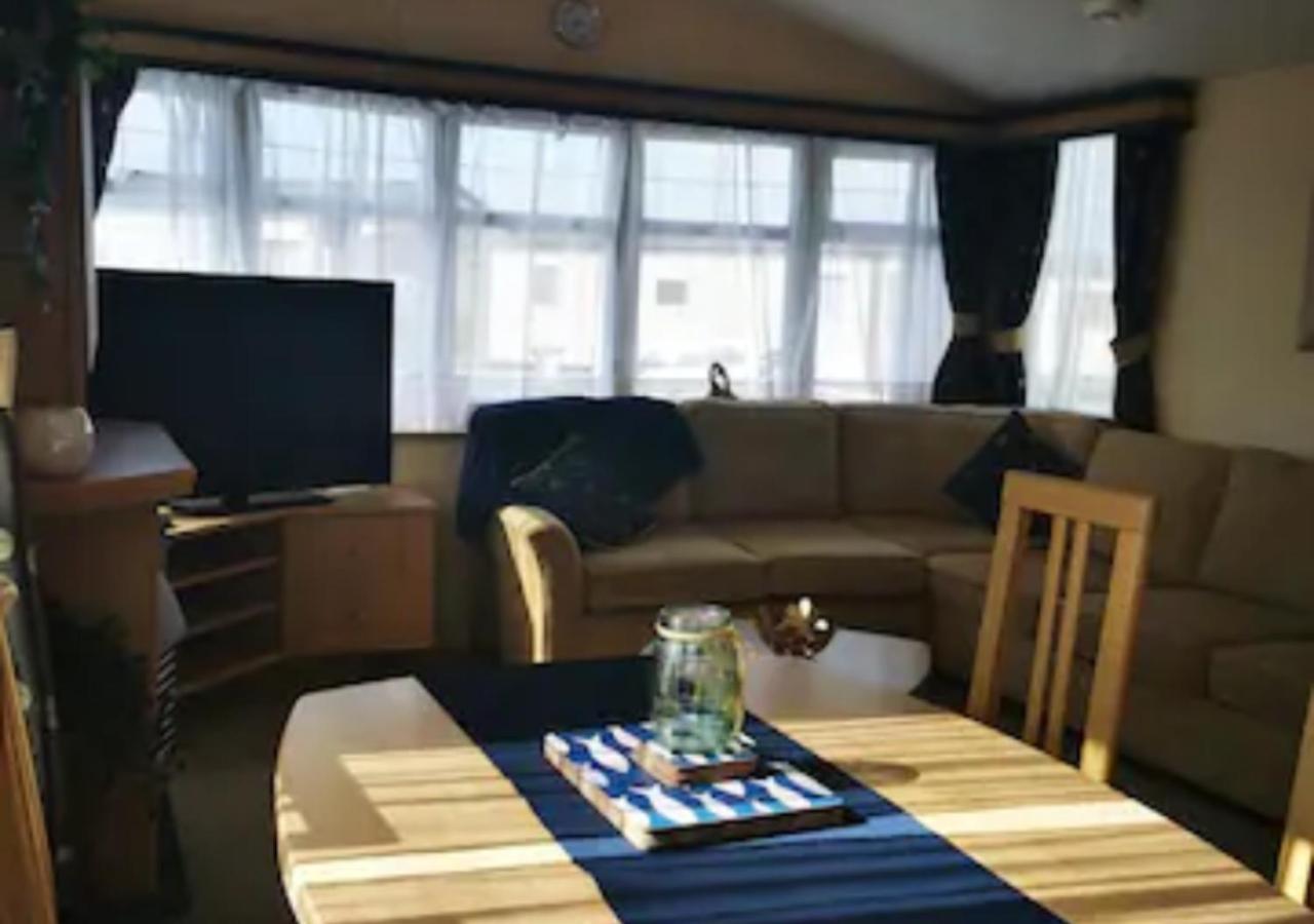 Tranquil 6 Berth Luxury Holiday Home Chichester Extérieur photo