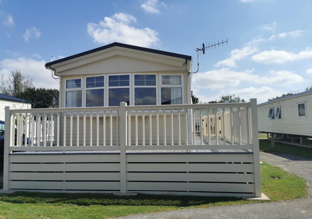 Tranquil 6 Berth Luxury Holiday Home Chichester Extérieur photo