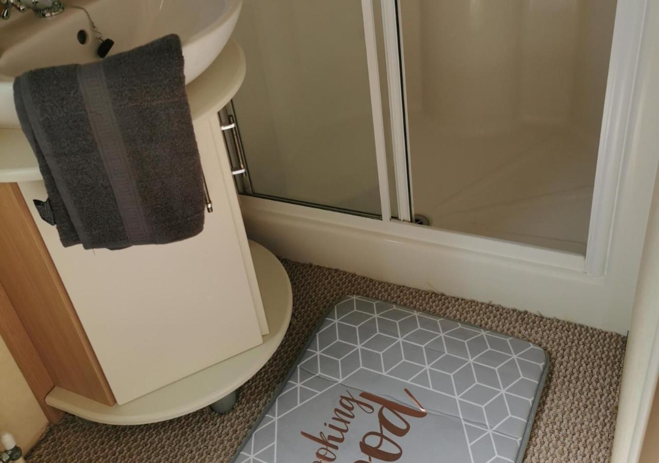 Tranquil 6 Berth Luxury Holiday Home Chichester Extérieur photo
