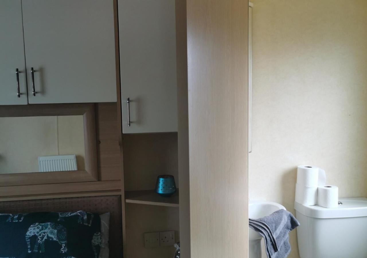 Tranquil 6 Berth Luxury Holiday Home Chichester Extérieur photo
