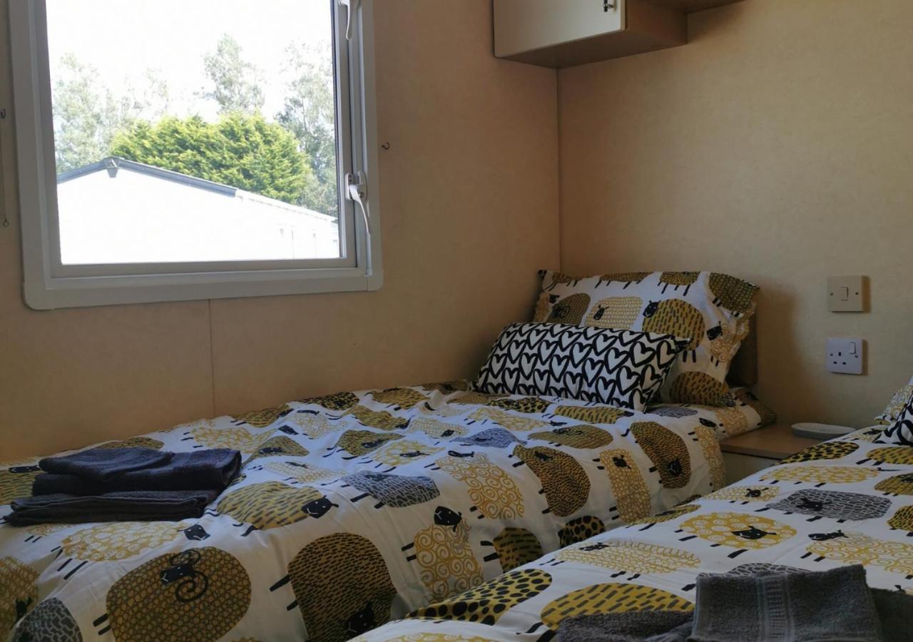 Tranquil 6 Berth Luxury Holiday Home Chichester Extérieur photo